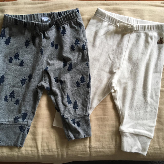 babyGAP(ベビーギャップ)のレギンス ２枚セット 60 キッズ/ベビー/マタニティのベビー服(~85cm)(パンツ)の商品写真