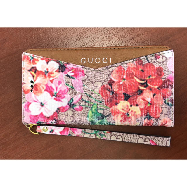 プラダ iphone8 ケース 新作 / Gucci - iPhone6 Plus  GUCCI グッチ 手帳型ケース の通販 by にゃん子 のお店｜グッチならラクマ