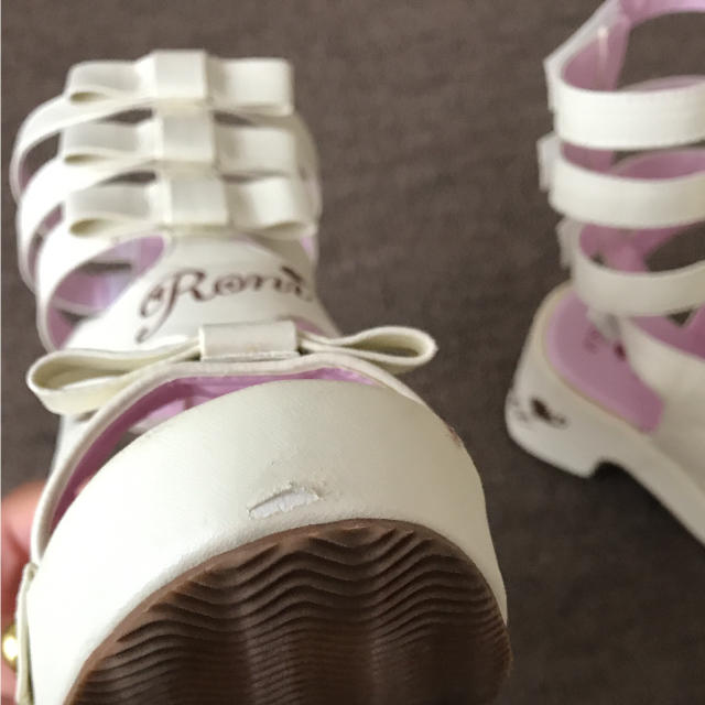 RONI(ロニィ)のロニ サンダル 18cm キッズ/ベビー/マタニティのキッズ靴/シューズ(15cm~)(サンダル)の商品写真