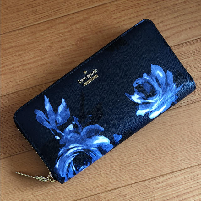 PVCレザー仕様新品  kate spade ケイトスペード  花柄長財布