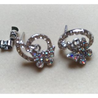 ジュエリーツツミ(JEWELRY TSUTSUMI)のちょうちょキラキラピアス(ピアス)