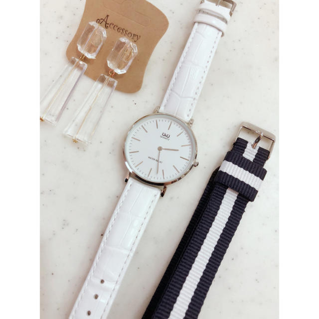 CITIZEN(シチズン)のCITIZENビッグフェイス腕時計と替えベルト3本&クリアピアスセット美品未使用 レディースのファッション小物(腕時計)の商品写真