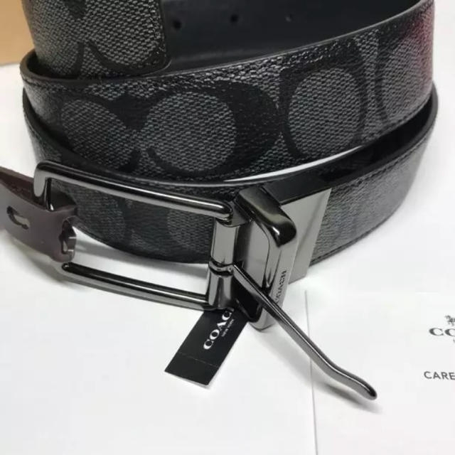 ギフトボックス付き【新品】COACH☆リバーシブルで使える ベルト ギフトボックス付き【新品】COACH☆リバーシブルで使える ベルト