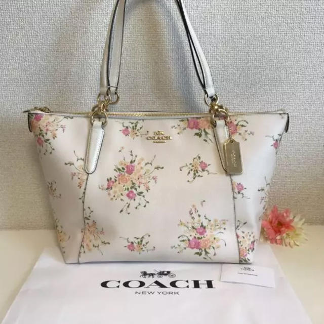 18年最新作！！【新品】上質レザー COACH★トートバッグ  ホワイト 花柄MOCA人気ブランド♪♪