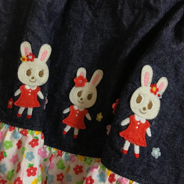 mikihouse(ミキハウス)のミキハウス♡ うさこ プチフラワー ジャンパースカート 90 キッズ/ベビー/マタニティのキッズ服女の子用(90cm~)(ワンピース)の商品写真