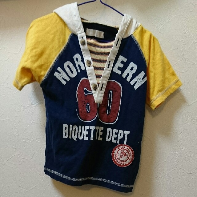 Biquette(ビケット)のフードつきTシャツ キッズ/ベビー/マタニティのキッズ服男の子用(90cm~)(Tシャツ/カットソー)の商品写真