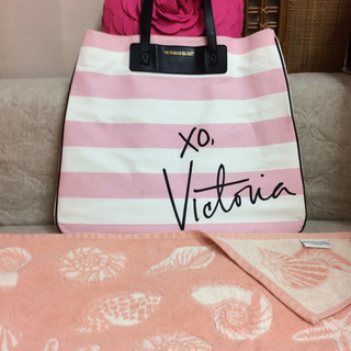 ヴィクトリアズシークレット(Victoria's Secret)のビクトリアシークレット 大トートバッグ 未使用ハワイ大タオルおまけ(トートバッグ)