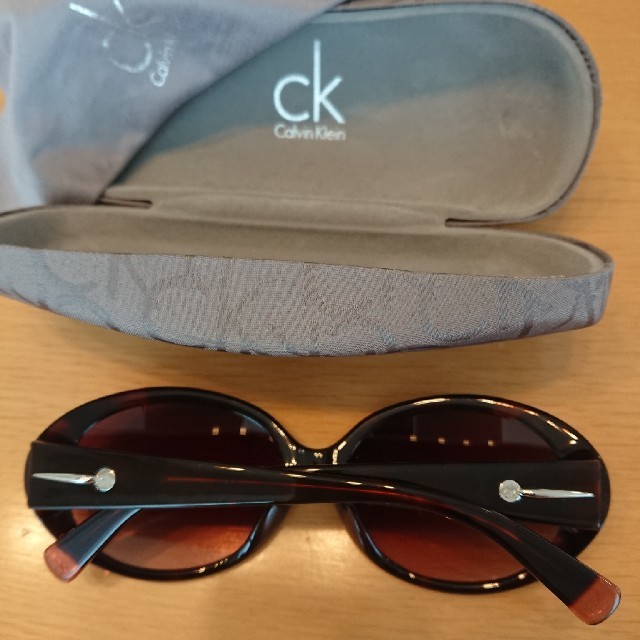 ck Calvin Klein(シーケーカルバンクライン)のCalvin Klein サングラス レディースのファッション小物(サングラス/メガネ)の商品写真