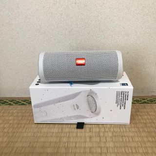 ハーマンミラー(Herman Miller)の値下げ JBL Flip4 ホワイト(スピーカー)