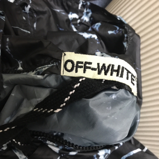 OFF-WHITE(オフホワイト)のoff-white マウンテンパーカー メンズのジャケット/アウター(マウンテンパーカー)の商品写真