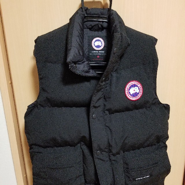 CANADA GOOSE(カナダグース)のカナダグース　ダウンベスト メンズのジャケット/アウター(ダウンベスト)の商品写真