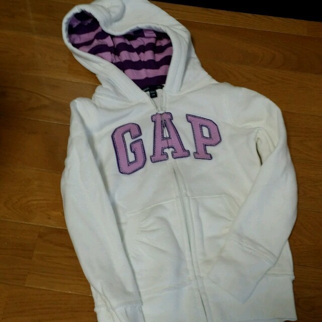 GAP Kids(ギャップキッズ)のGAPｷｯｽﾞパーカー120 キッズ/ベビー/マタニティのキッズ服女の子用(90cm~)(その他)の商品写真