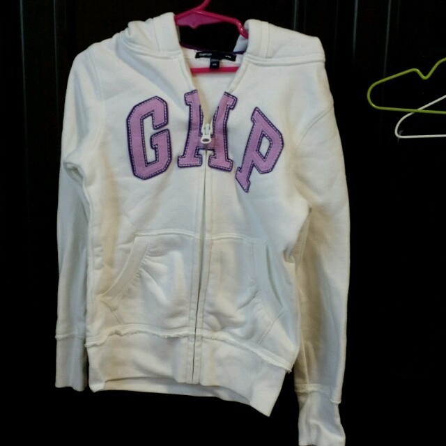 GAP Kids(ギャップキッズ)のGAPｷｯｽﾞパーカー120 キッズ/ベビー/マタニティのキッズ服女の子用(90cm~)(その他)の商品写真