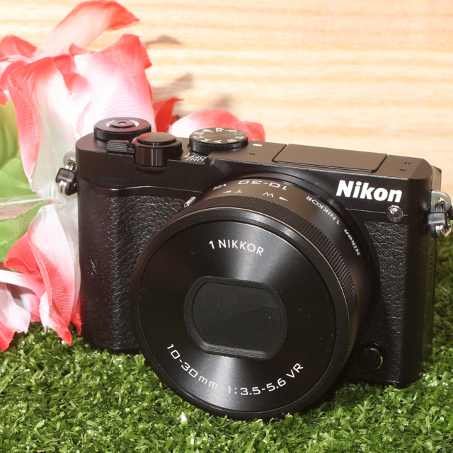 ♡コンパクト軽量♡ニコン Nikon J5 レンズキットのサムネイル