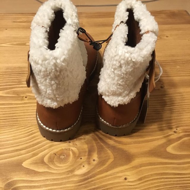 ZARA KIDS(ザラキッズ)のZARAKIDS ショートブーツ 19cm キッズ/ベビー/マタニティのキッズ/ベビー/マタニティ その他(その他)の商品写真