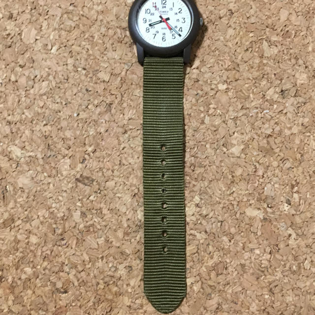 TIMEX(タイメックス)のTIMEX カーキ レディース レディースのファッション小物(腕時計)の商品写真