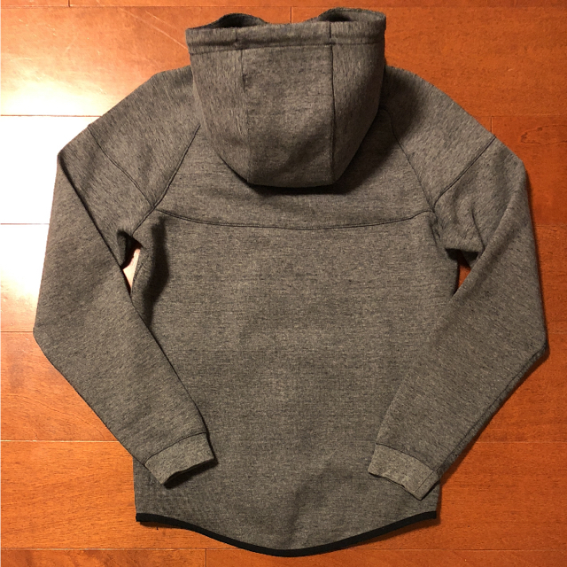 NIKE(ナイキ)のNIKE TECH FLEECE ナイキ テックフリースパーカー メンズのトップス(パーカー)の商品写真