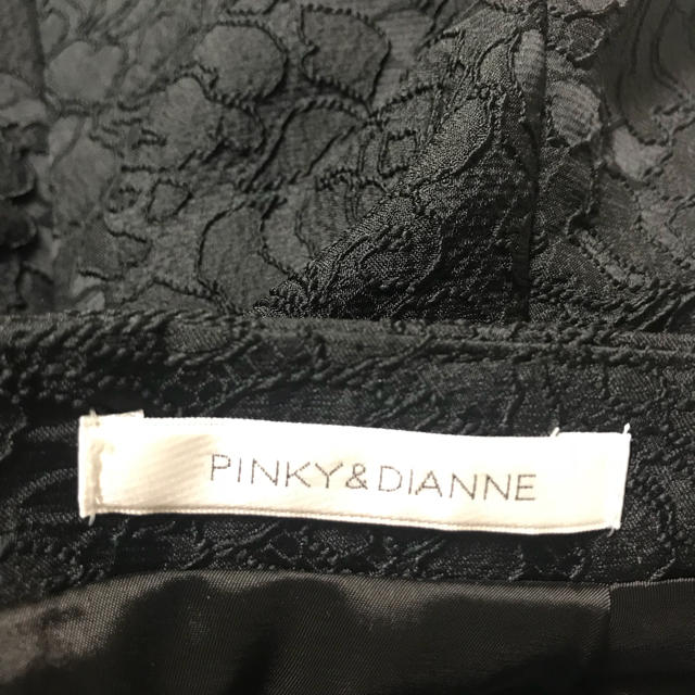 Pinky&Dianne(ピンキーアンドダイアン)のPINKY&DIANNE 黒レース タイトスカート レディースのスカート(ひざ丈スカート)の商品写真