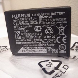 フジフイルム(富士フイルム)のNP-W126 FUJIFILM純正バッテリー。2個セット(バッテリー/充電器)