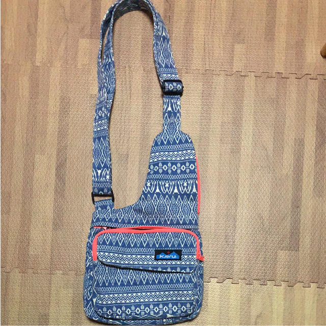 KAVU(カブー)の☆未使用☆ KAVU ショルダーバッグ スポーツ/アウトドアのアウトドア(その他)の商品写真