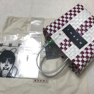 マルニ(Marni)の正規品 マルニフラワーカフェ ピクニックバッグ 赤 白 ネイビー(かごバッグ/ストローバッグ)