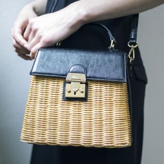 アメリヴィンテージ(Ameri VINTAGE)のMEDI TRAPEZE RATTAN COMBI BAG(ショルダーバッグ)