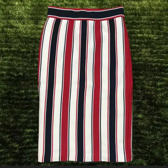 GRACE CONTINENTAL(グレースコンチネンタル)のグレースコンチネンタル  ニット スカート レディースのスカート(ひざ丈スカート)の商品写真