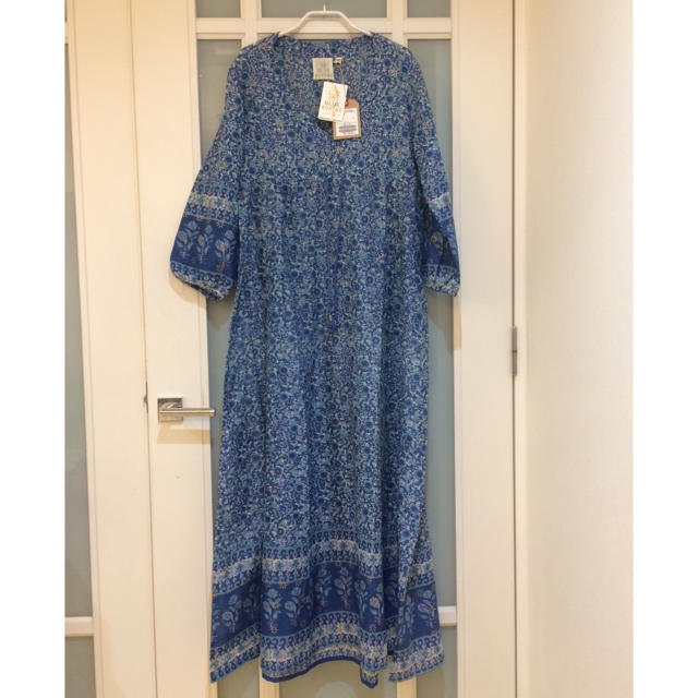 L'Appartement DEUXIEME CLASSE(アパルトモンドゥーズィエムクラス)の【新品 未使用】アパルトモン BLUE BOHEME PRNTED DRESS レディースのワンピース(ロングワンピース/マキシワンピース)の商品写真