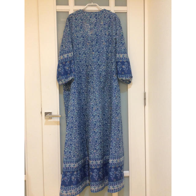 L'Appartement DEUXIEME CLASSE(アパルトモンドゥーズィエムクラス)の【新品 未使用】アパルトモン BLUE BOHEME PRNTED DRESS レディースのワンピース(ロングワンピース/マキシワンピース)の商品写真