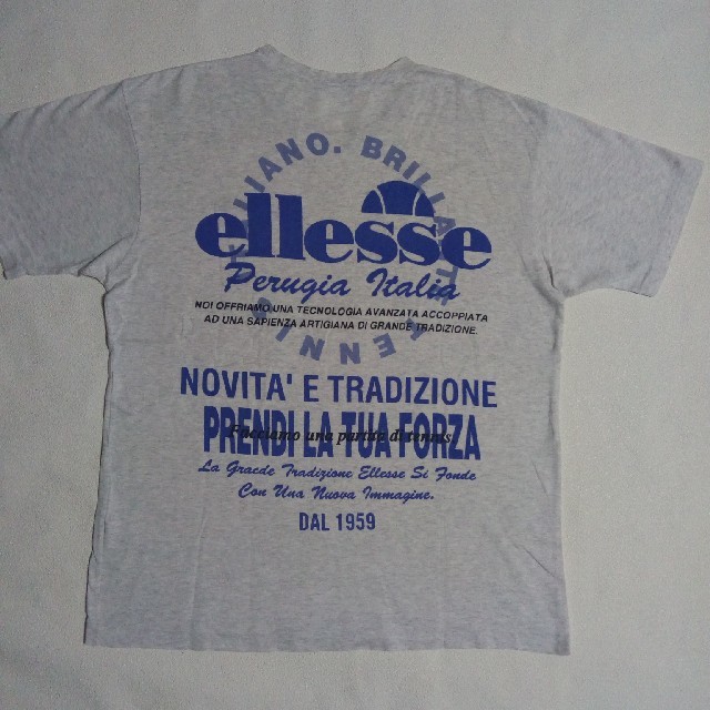 ellesse(エレッセ)のT.M1209様専用。半袖Tシャツ　ライトグレー　サイズM　ellesse レディースのトップス(Tシャツ(半袖/袖なし))の商品写真