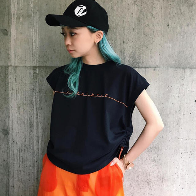 G.V.G.V.(ジーヴィジーヴィ)のG.V.G.V トップス レディースのトップス(Tシャツ(半袖/袖なし))の商品写真