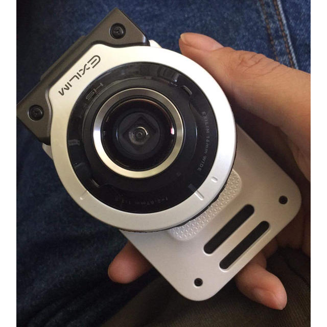 CASIO(カシオ)のたか様専用 CASIO EX-FR100L ホワイト スマホ/家電/カメラのカメラ(コンパクトデジタルカメラ)の商品写真