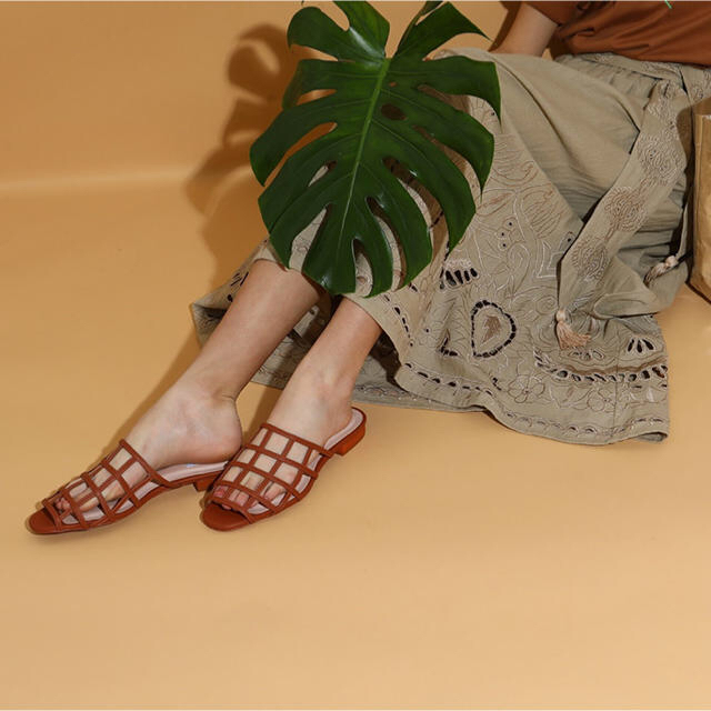 SeaRoomlynn(シールームリン)のCutoutフラットサンダル レディースの靴/シューズ(サンダル)の商品写真