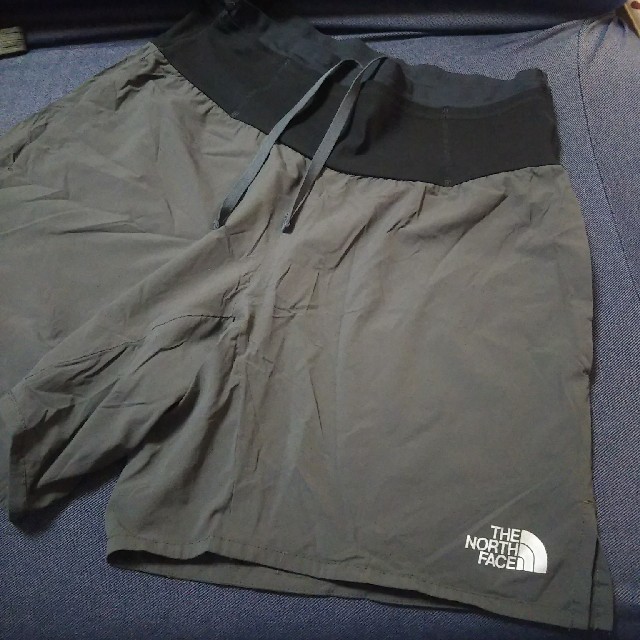 THE NORTH FACE(ザノースフェイス)のTHE NORTH FACEハーフパンツ メンズのパンツ(ショートパンツ)の商品写真