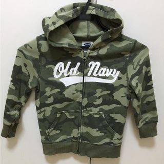 オールドネイビー(Old Navy)のびーちゃん様  OLD NAVY 迷彩柄のパーカー 110cmです。(ジャケット/上着)