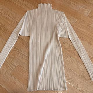 プリーツプリーズイッセイミヤケ(PLEATS PLEASE ISSEY MIYAKE)のりな様 イッセイミヤケ プリーツプリーズ ベージュ(シャツ/ブラウス(半袖/袖なし))