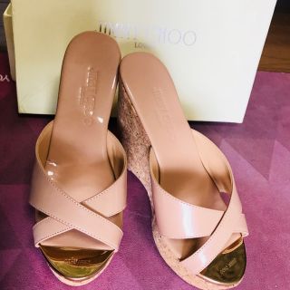 ジミーチュウ(JIMMY CHOO)の新品未使用　ジミーチュウ　エナメル　ウェッジサンダル(サンダル)