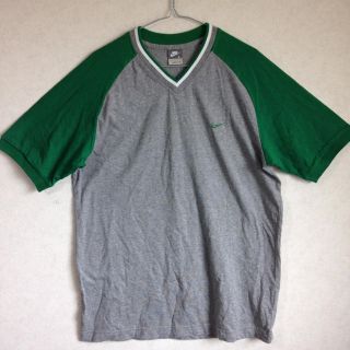 ナイキ(NIKE)のNIKE  Vネック Tシャツ(Tシャツ/カットソー(半袖/袖なし))