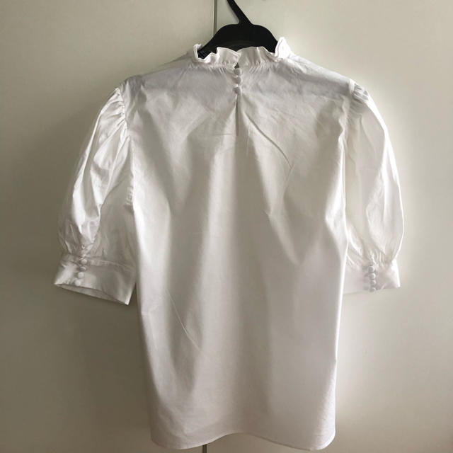 ZARA(ザラ)のZARA フリルハイネックブラウス レディースのトップス(シャツ/ブラウス(長袖/七分))の商品写真