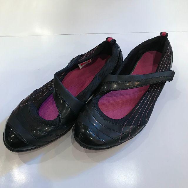 PUMA(プーマ)のプーマ スニーカーパンプス ブラック×フューシャピンク レディースの靴/シューズ(スニーカー)の商品写真