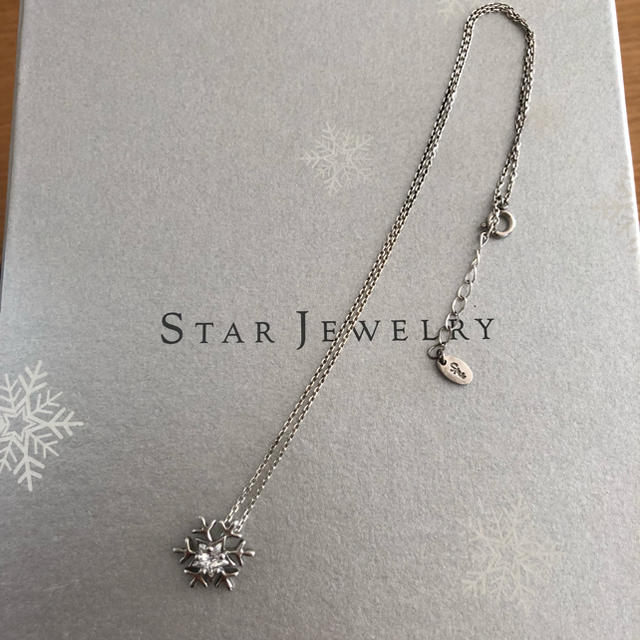 STAR JEWELRY(スタージュエリー)の【くま様専用】STAR JEWELRY 雪の結晶型ネックレス レディースのアクセサリー(ネックレス)の商品写真