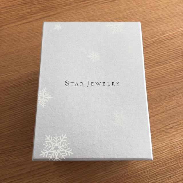 STAR JEWELRY(スタージュエリー)の【くま様専用】STAR JEWELRY 雪の結晶型ネックレス レディースのアクセサリー(ネックレス)の商品写真