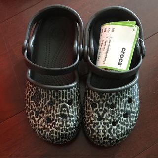 クロックス(crocs)のクロックス 18.5 新品  女の子(サンダル)