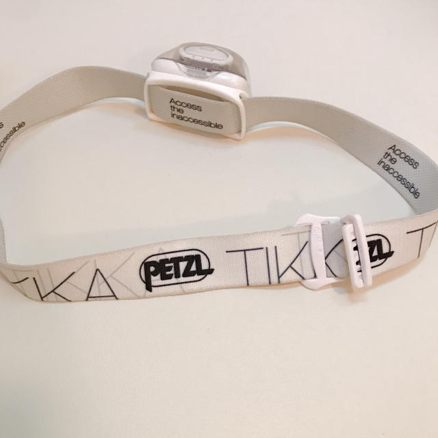 PETZL(ペツル)の【定価3000円】ヘッドライト スポーツ/アウトドアのアウトドア(ライト/ランタン)の商品写真