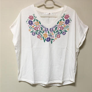 レトロガール(RETRO GIRL)の刺繍風プリントTシャツ(Tシャツ(半袖/袖なし))