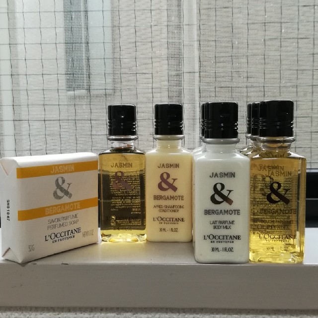 L'OCCITANE(ロクシタン)の[まめさま]ロクシタンのアメニティセット コスメ/美容のボディケア(バスグッズ)の商品写真