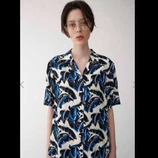 マウジー(moussy)のアロハシャツ 柄シャツ 今期 今季 LEAF PATTERN シャツ(シャツ/ブラウス(半袖/袖なし))