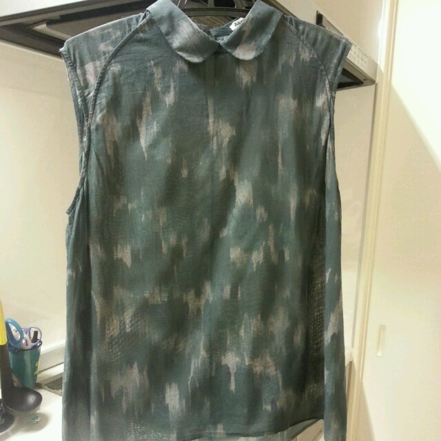 ACNE(アクネ)のACNE  ノースリーブシャツ レディースのトップス(シャツ/ブラウス(半袖/袖なし))の商品写真