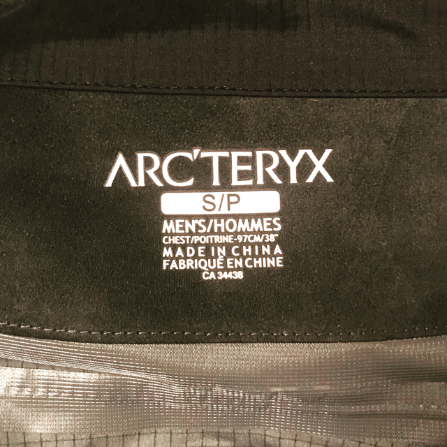 ARC'TERYX(アークテリクス)の【新品】ARC’TERYX×BEAMS 40th Theta AR Jacket メンズのジャケット/アウター(マウンテンパーカー)の商品写真