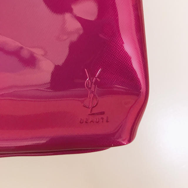 Yves Saint Laurent Beaute(イヴサンローランボーテ)のイヴサンローランボーテ ポーチ レディースのファッション小物(ポーチ)の商品写真